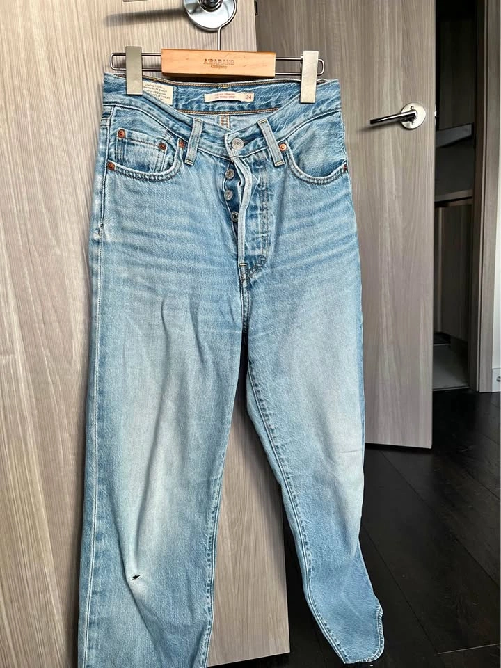 Levi’s Ribcage Straight Jeans size 24