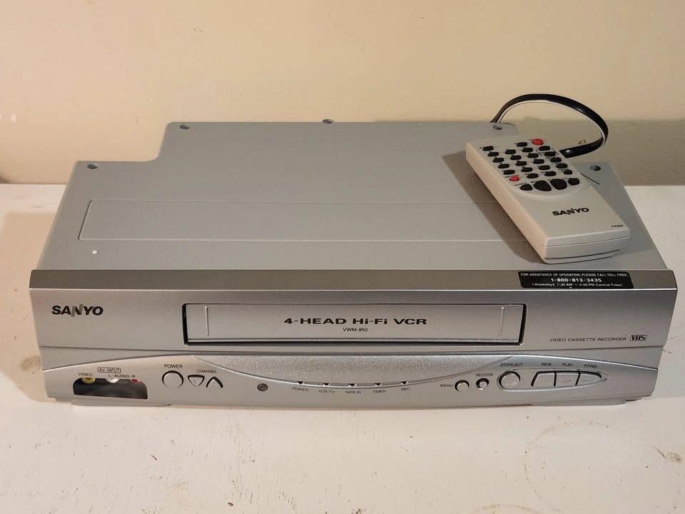 Sanyo VMW-950 with Remote, Tested