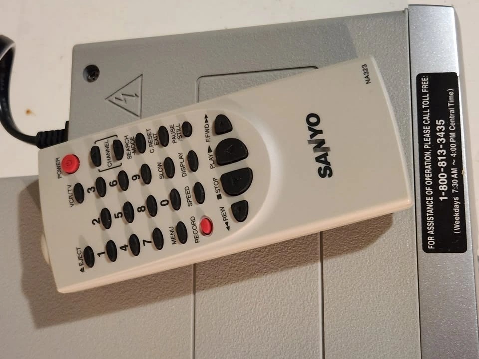 Sanyo VMW-950 with Remote, Tested - photo 2