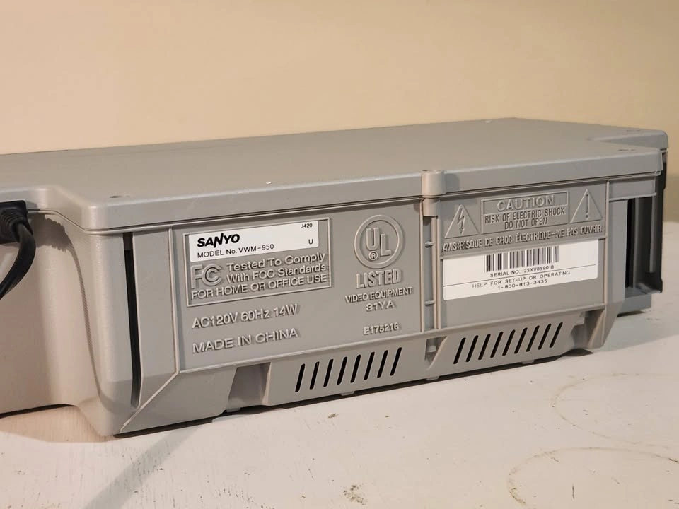 Sanyo VMW-950 with Remote, Tested - photo 3