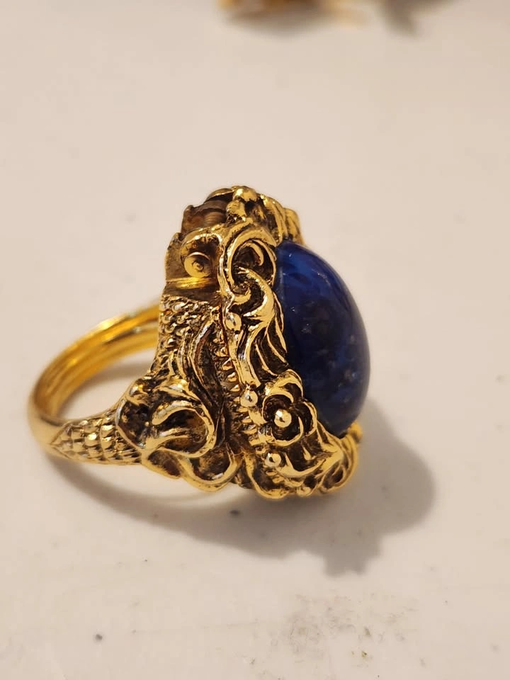 Vintage Gold Tone Ornate Poison Ring - Size 6 - photo 4