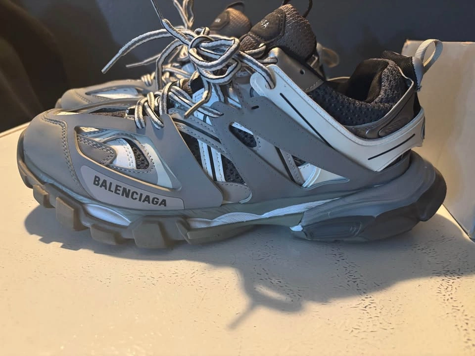 Grey Balenciaga track LED - photo 2