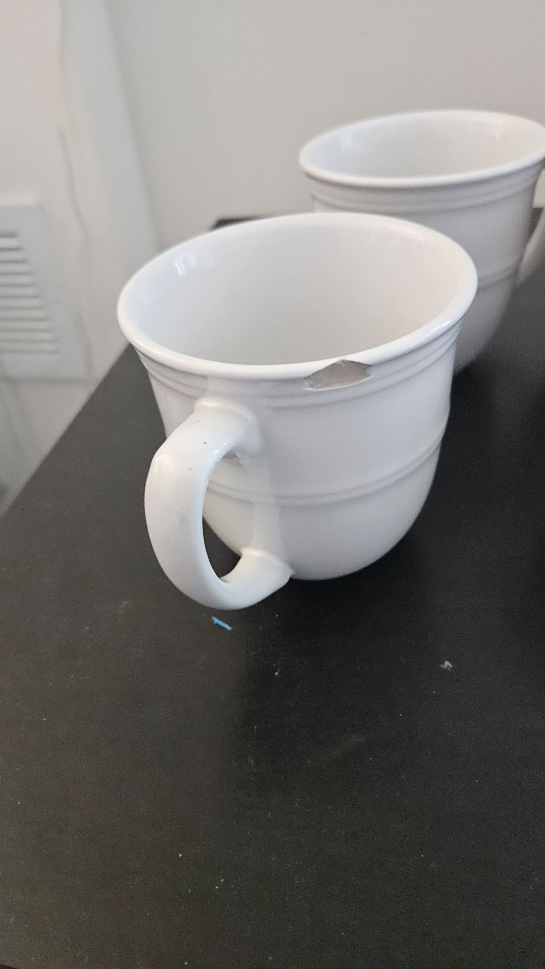 Matching mugs and plates - photo 4