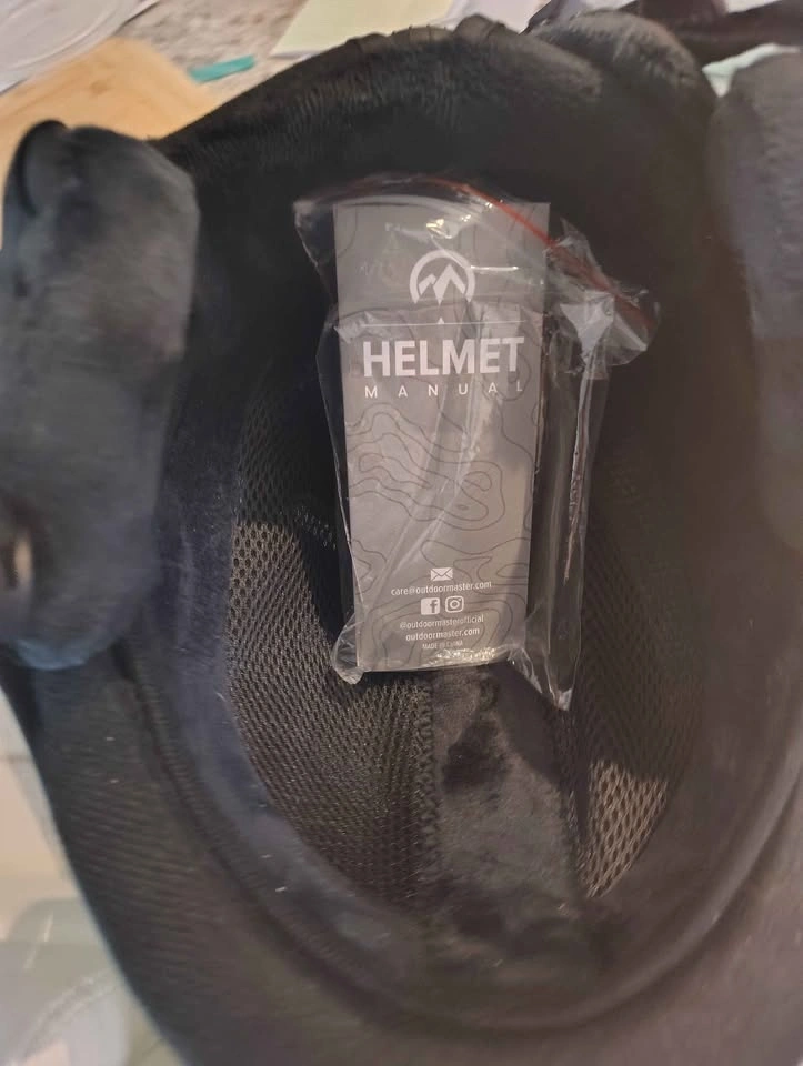 NEW OutdoorMaster Snow Helmet - Matte Black - Size L - photo 4