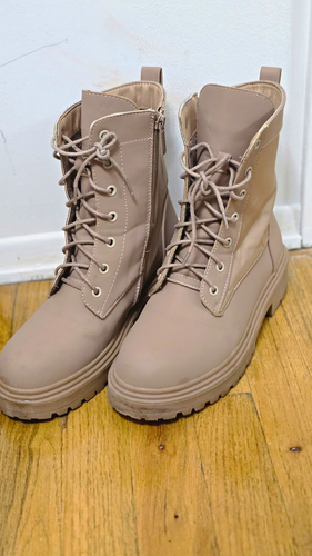 Women’s Beige Combat Ankle Boots Lace-Up Side Zip Lug Sole 8.5