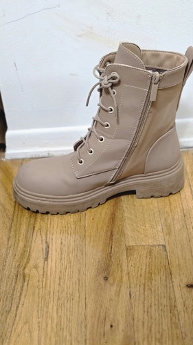 Women’s Beige Combat Ankle Boots Lace-Up Side Zip Lug Sole 8.5 - photo 2