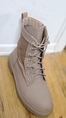 Women’s Beige Combat Ankle Boots Lace-Up Side Zip Lug Sole 8.5 - photo 3