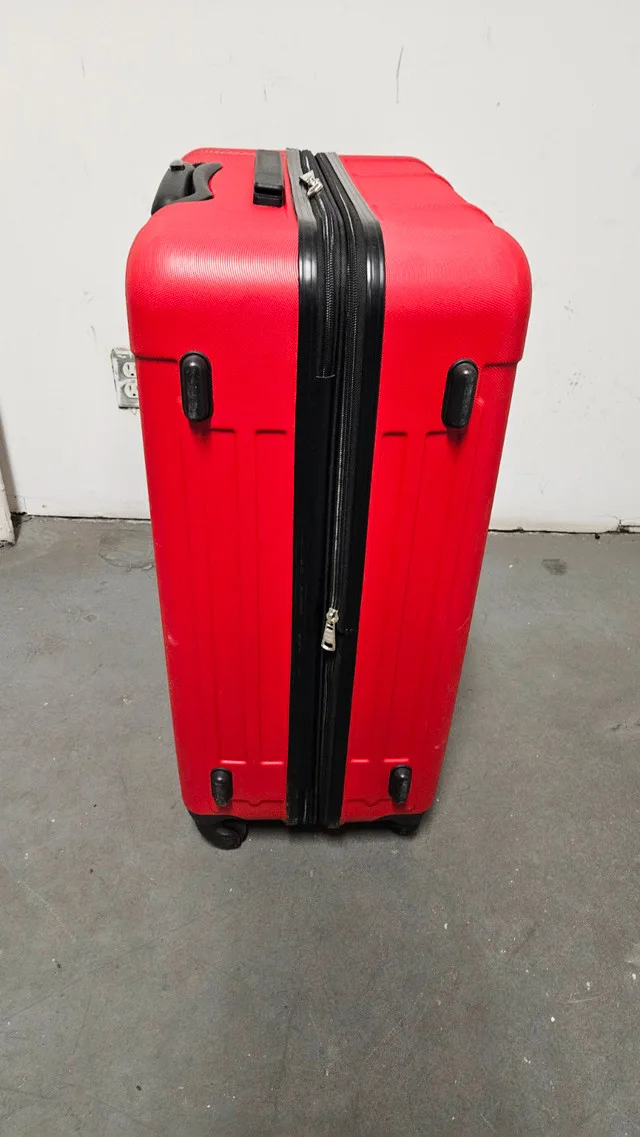 Tommy Hilfiger Spinner Suitcase - Red image indicator(4)