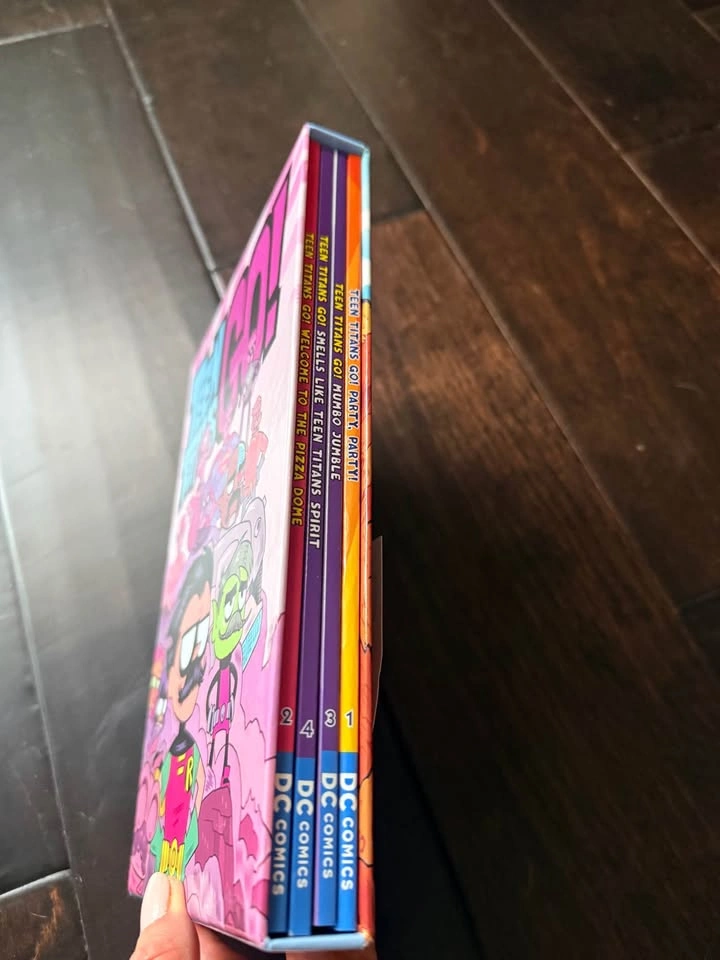 Teen Titans Go! Book set - photo 2