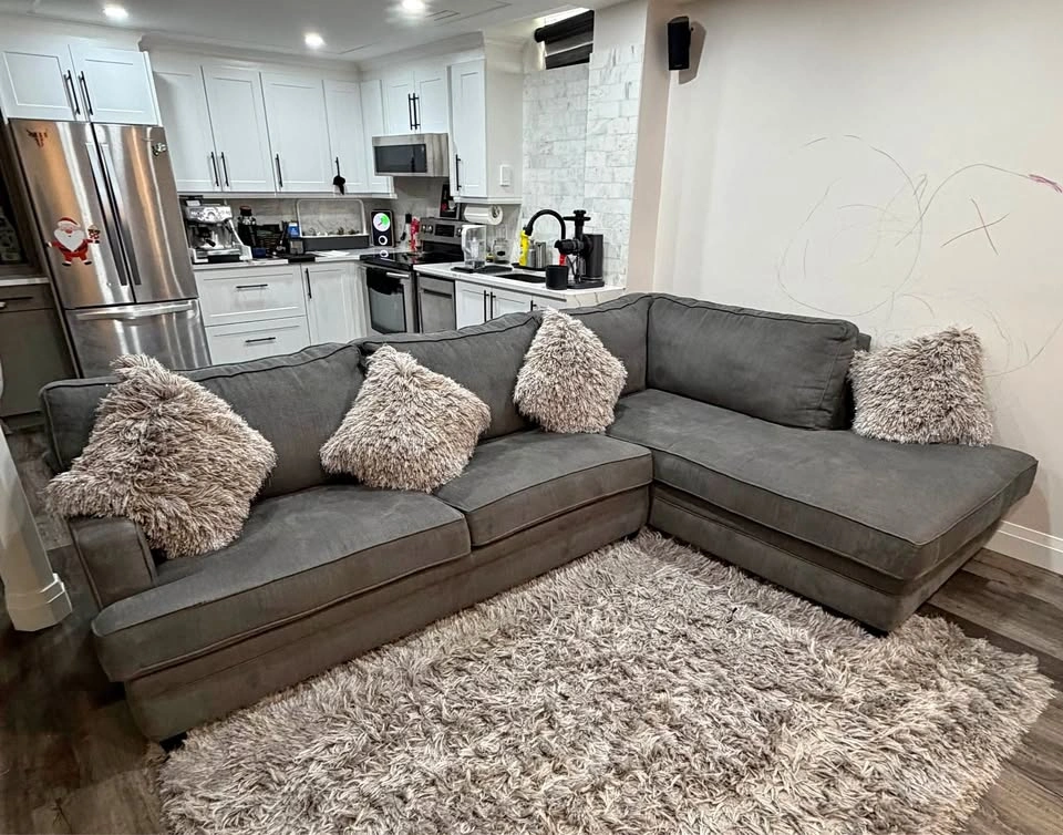 Modern Grey L-Shaped Sectional Sofa – Good Condition