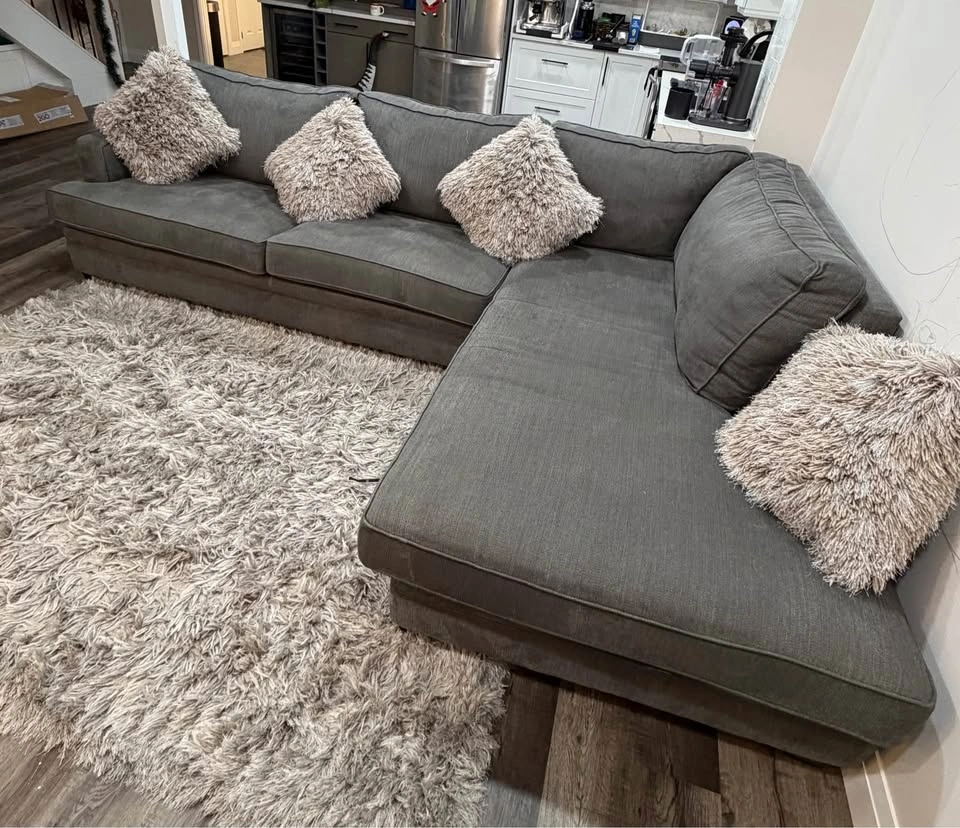 Modern Grey L-Shaped Sectional Sofa – Good Condition - photo 3
