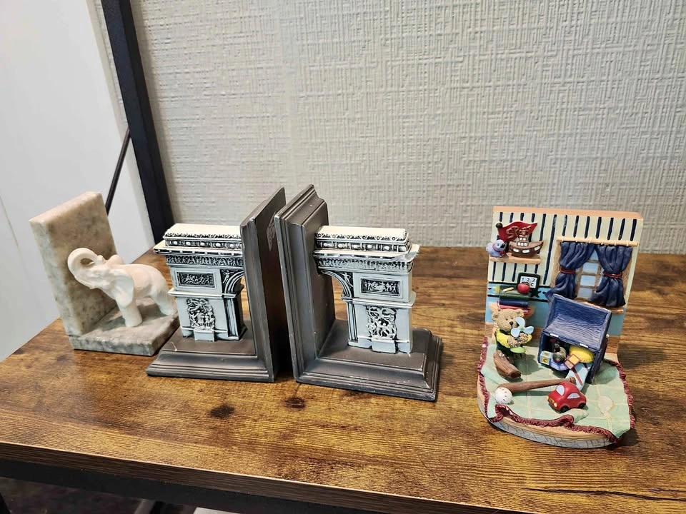 Bookends (4)