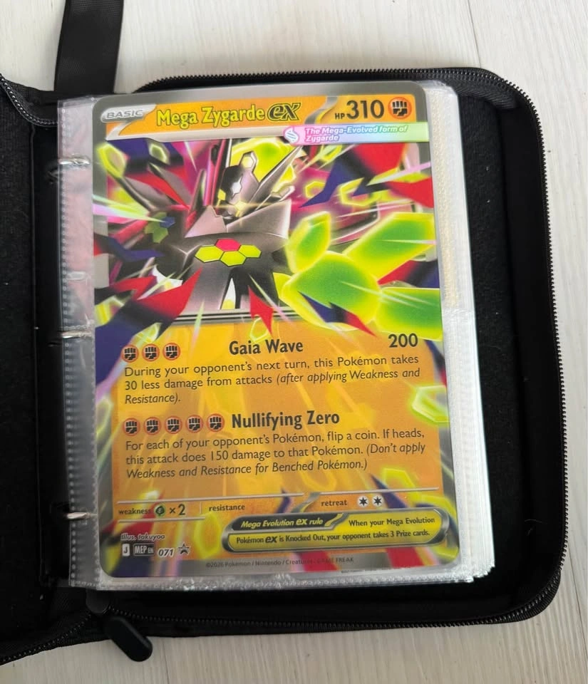 Filled Pokémon card binder - photo 2