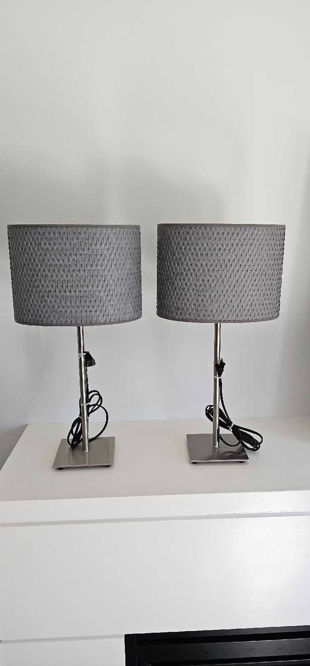 Pair of standalone lamps