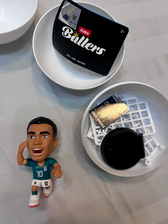 ZURU Ballers FIFA Figures Bundle - photo 4