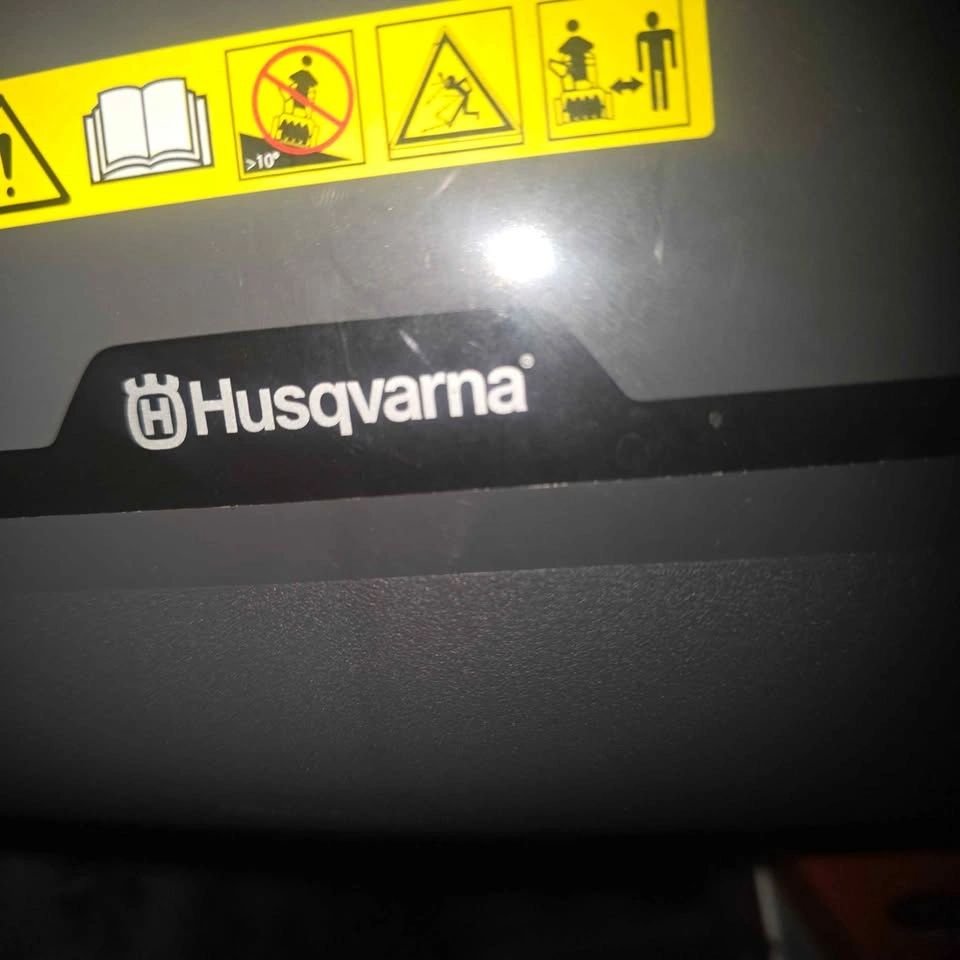 Husqvarna ST227P Snow Blower - photo 3