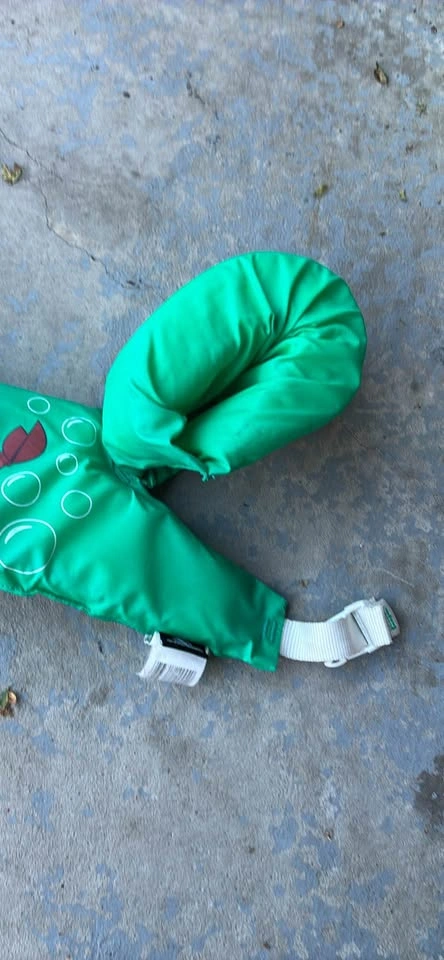 Green kids life jacket/ pool floaty - photo 2