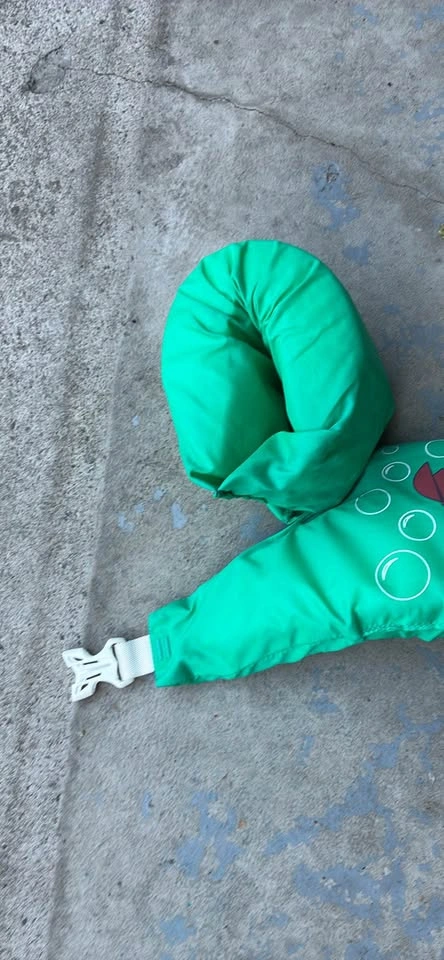 Green kids life jacket/ pool floaty - photo 3
