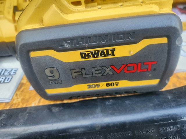 Two DEWALT 9Ah FLEXVOLT Batteries and DCB118 Fast Charger - photo 3