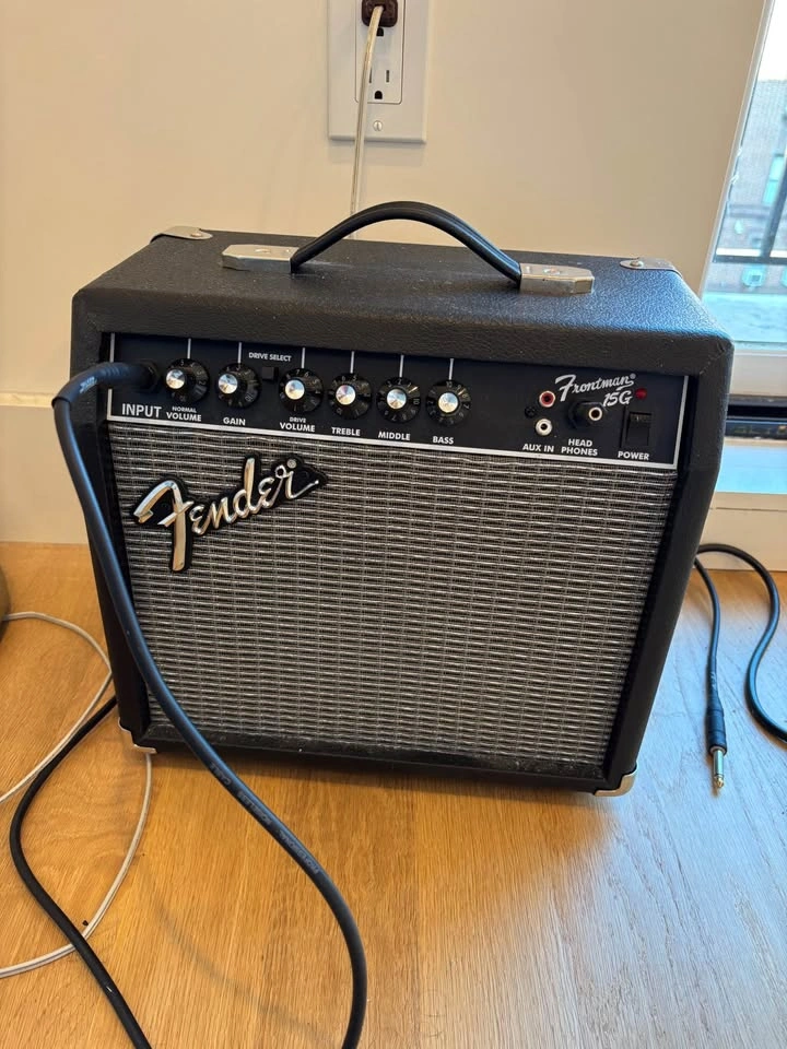 Squier Stratocaster Electric Guitar and Fender Frontman 15G Amp - photo 4