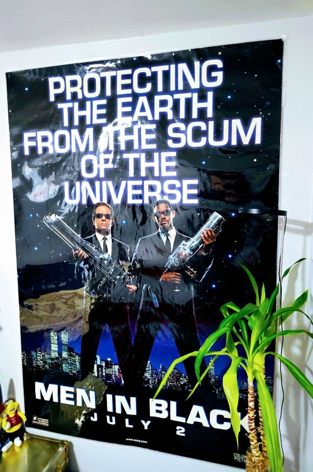 Vintage Grail 1997 Life Size Men In Black Movie Promo Poster - photo 2