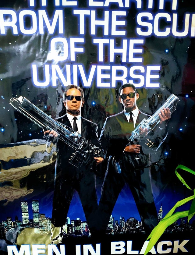 Vintage Grail 1997 Life Size Men In Black Movie Promo Poster - photo 3