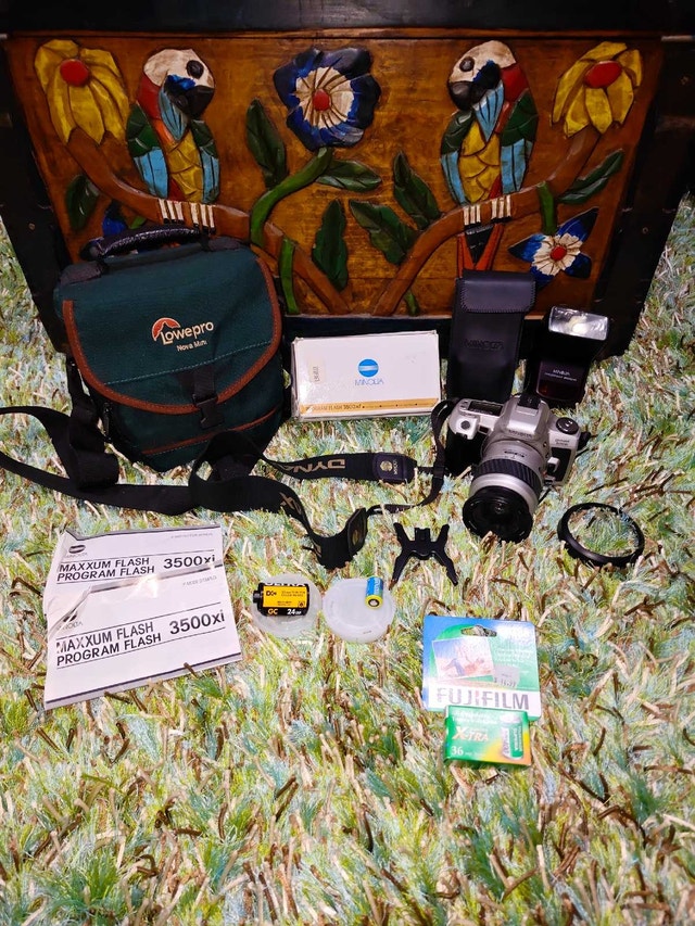 Vintage 1998 Minolta Dynax 505SI DSLR Camera