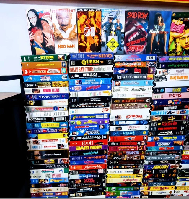 Vintage 500+ VHS Tapes - photo 3