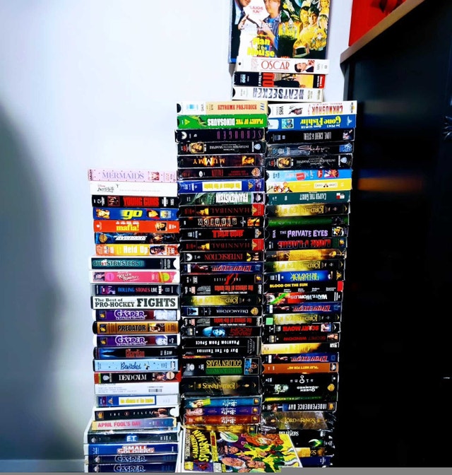 Vintage 500+ VHS Tapes - photo 4