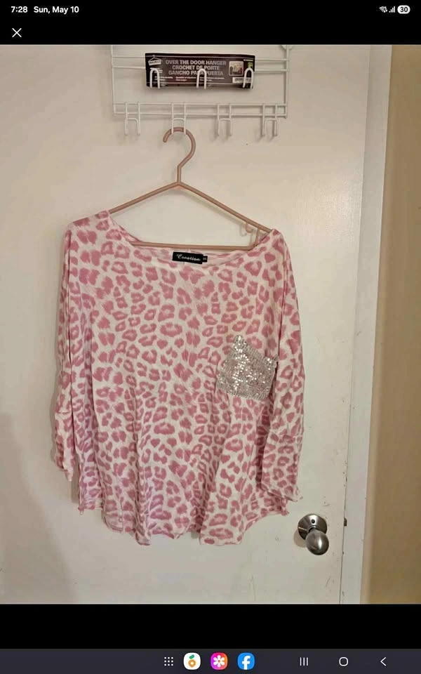Pink and White leopard print long-sleeved top