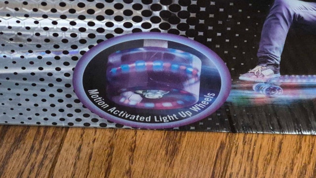 New LIGHT UP Skate Board - BRAND NEW IN BOX - photo 5