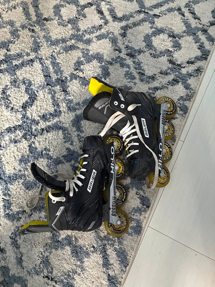 Men’s Bauer Hockey Roller Skates