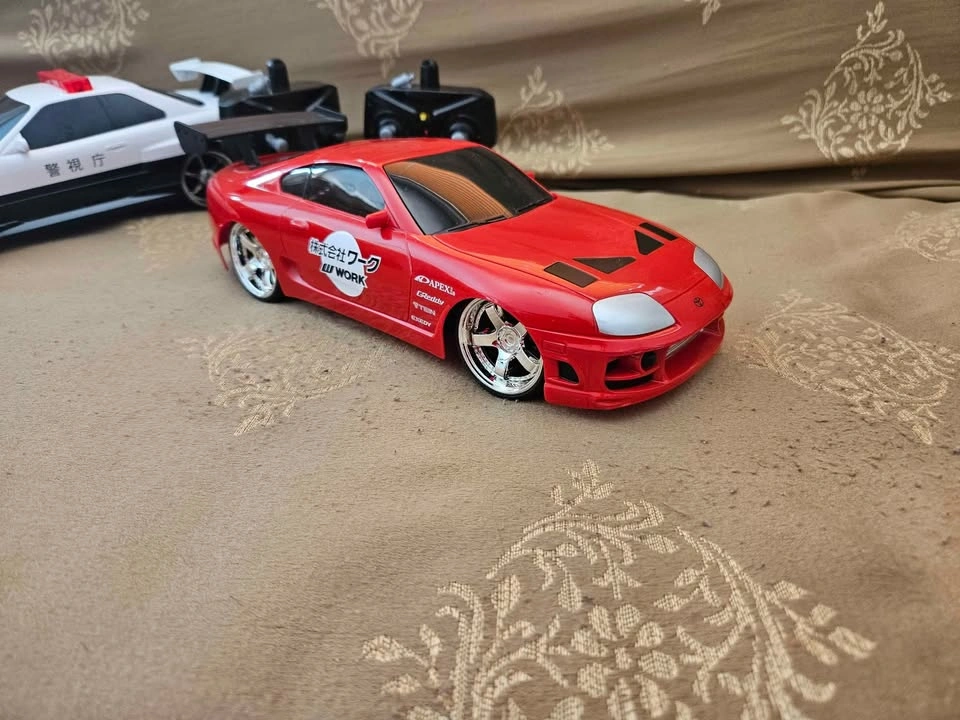 Jada RC Toyota Supra and Police Nissan Skyline - photo 4