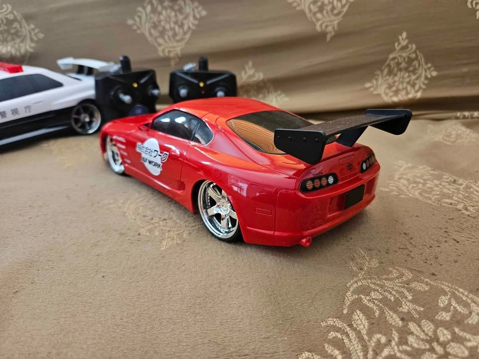 Jada RC Toyota Supra and Police Nissan Skyline - photo 5