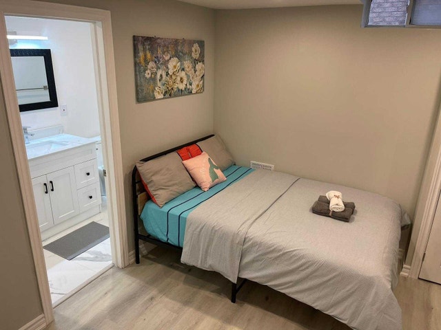 CLEAN, BRIGHT, LEGAL BSMT ROOM WITH PRIVATE BATH & PARKING