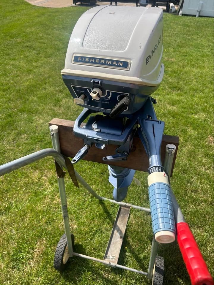 1972 Evinrude 6 hp outbound boat motor - photo 4
