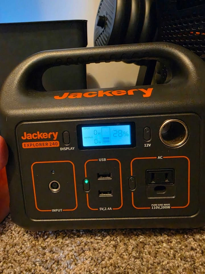 Jackery portable power station - photo 4