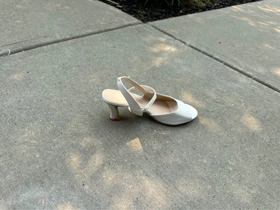 White-ivory shoes - UK39 - photo 2
