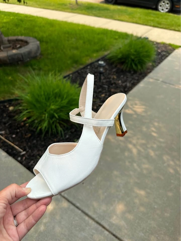 White-ivory shoes - UK39 - photo 3