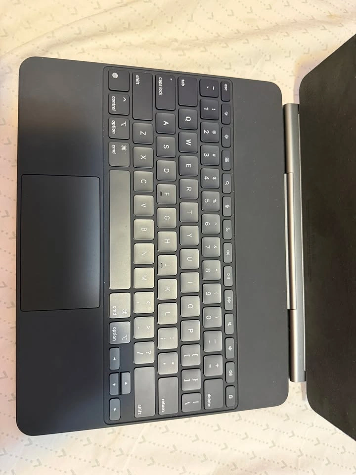 Apple Magic keyboard for Ipad air 13 inch - photo 2