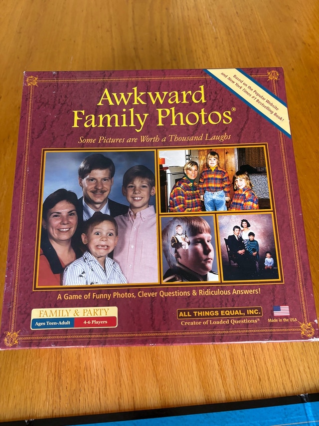Awkward Family Photos Board Game