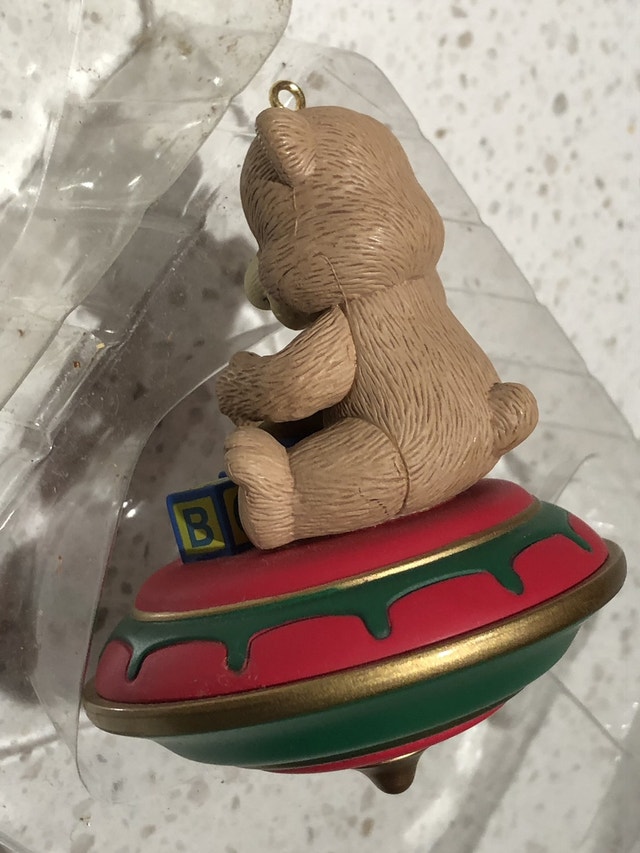 1993 NOMA Ornamotion Teddy Bear on Red Top (with motor) - photo 4