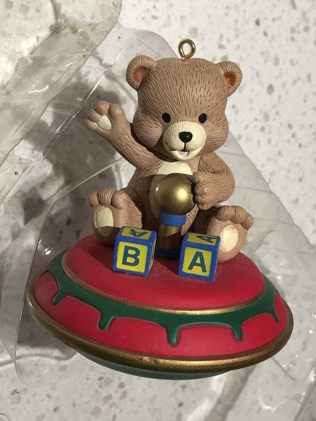 1993 NOMA Ornamotion Teddy Bear on Red Top (with motor) - photo 5