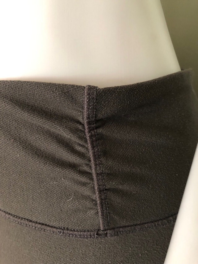 Size 10 Lululemon Dhanurasana Crop Leggings Grey Ruched Keyhole - photo 3