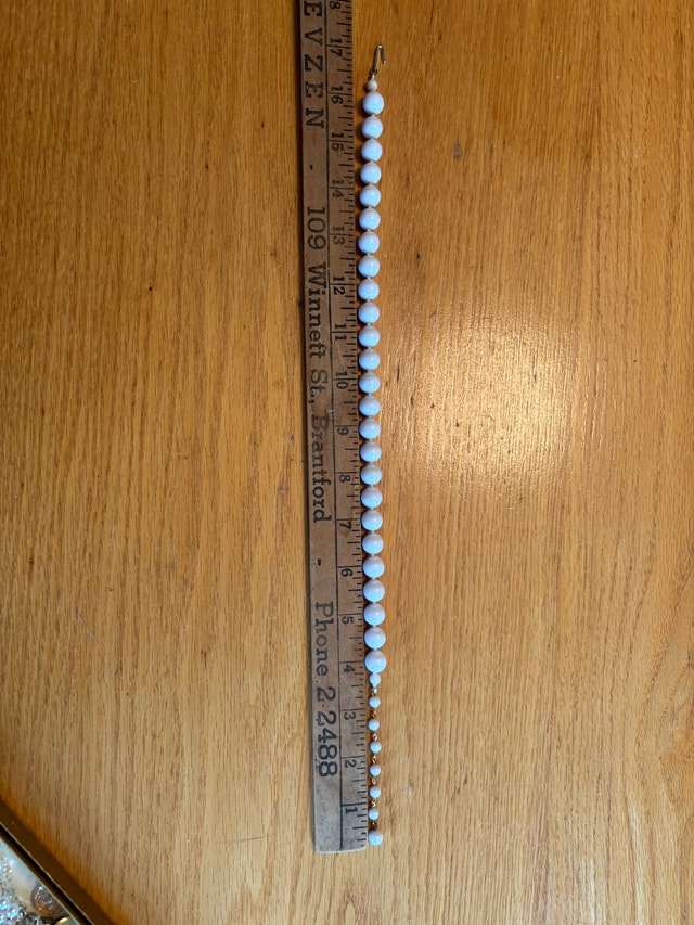 Vintage White Beaded Necklace - photo 2