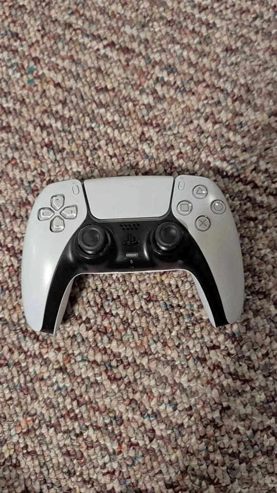 PS5 DualSense Controller
