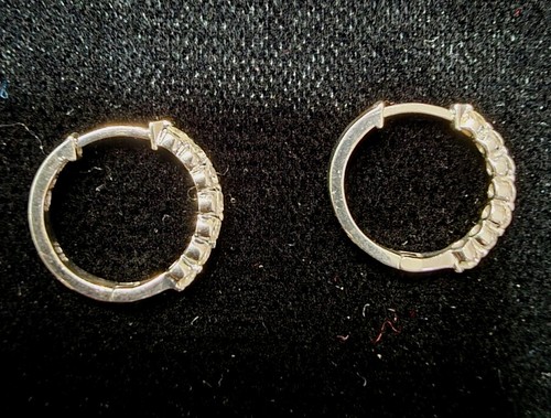 18k White Gold Tiny 2.5 cm Hoop Huggie Diamond Earrings - photo 4