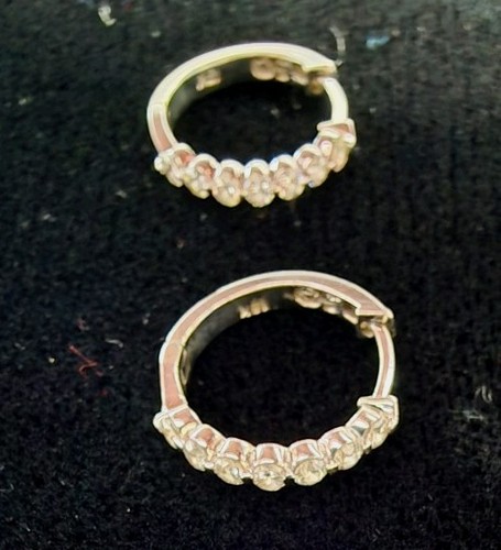 18k White Gold Tiny 2.5 cm Hoop Huggie Diamond Earrings - photo 5