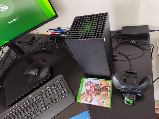 Xbox Series X 1TB w/games - photo 3