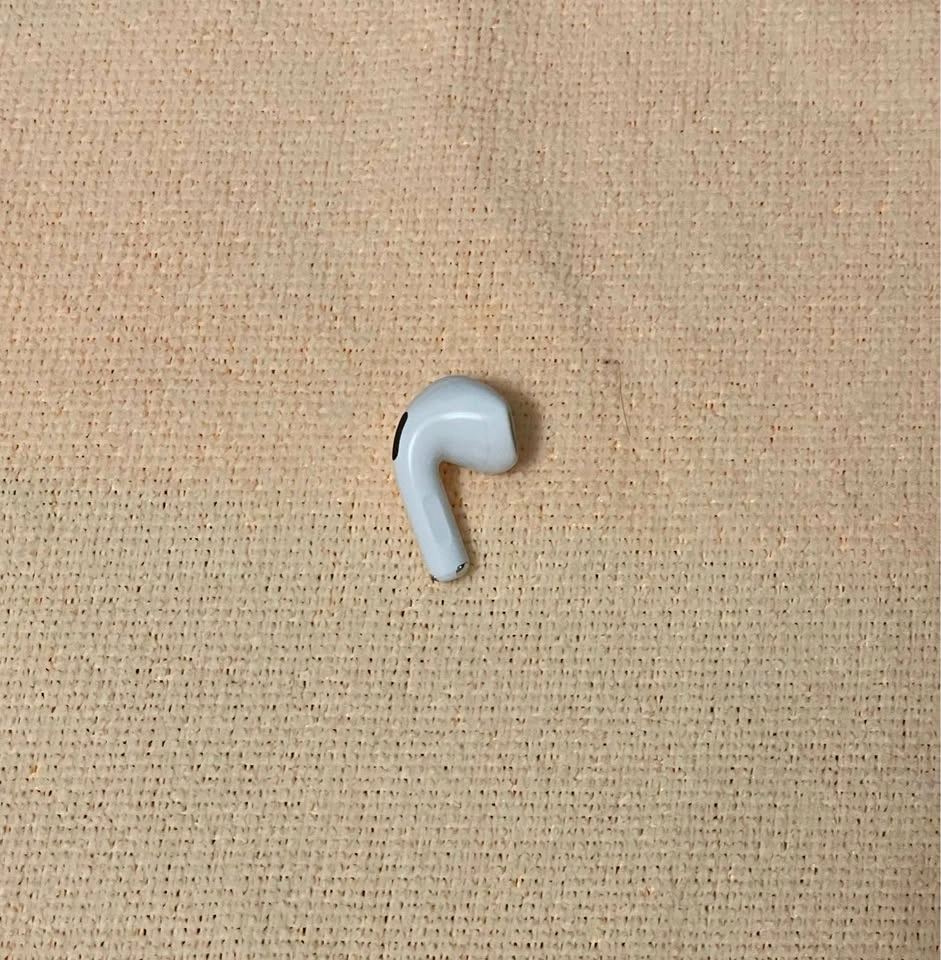 Replacement Right AirPod (3rd Generation)